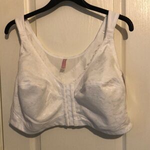NWT comfortchoice white bra Size 54DD